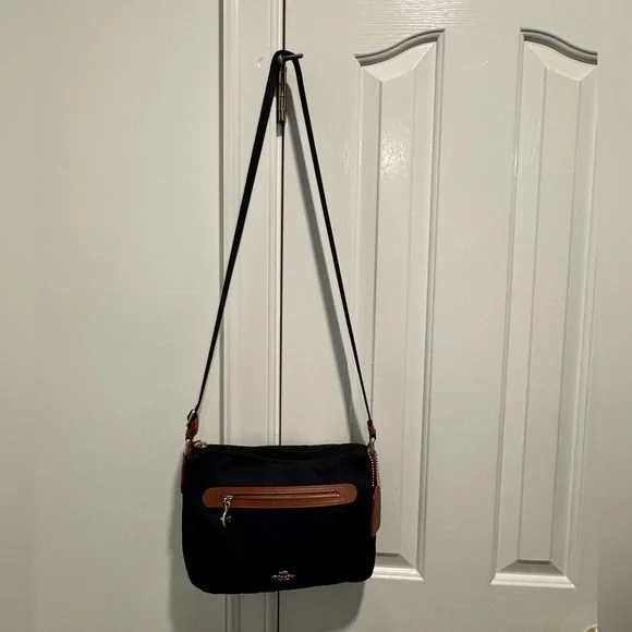 Coach Dark Blue Crossbody Bag with Tan Details - Picture 4 of 10